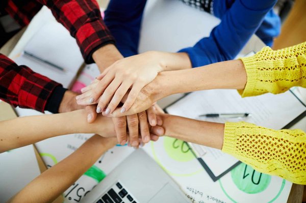 Quels sont les avantages du team building dans un environnement éducatif ?