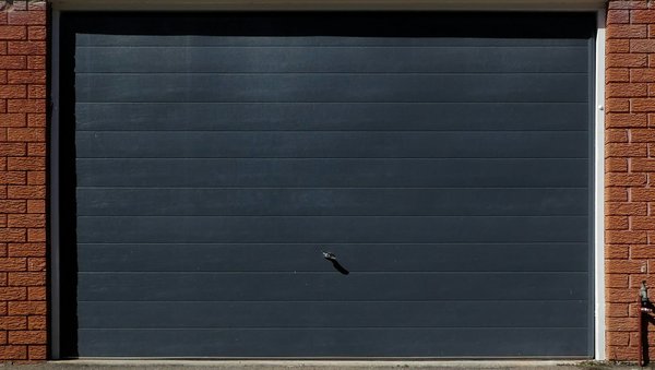 Choix de porte de garage Besançon : qualité et service